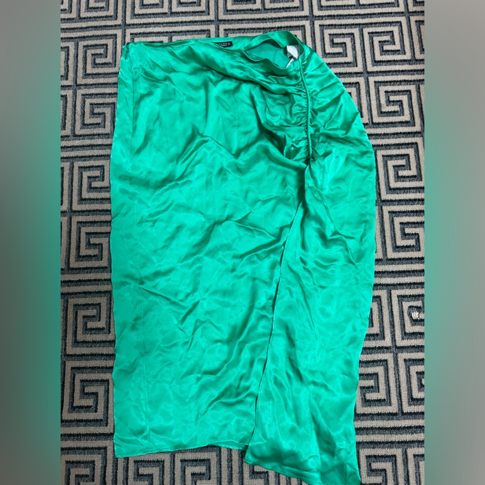 Zara Green satin ruched skirt